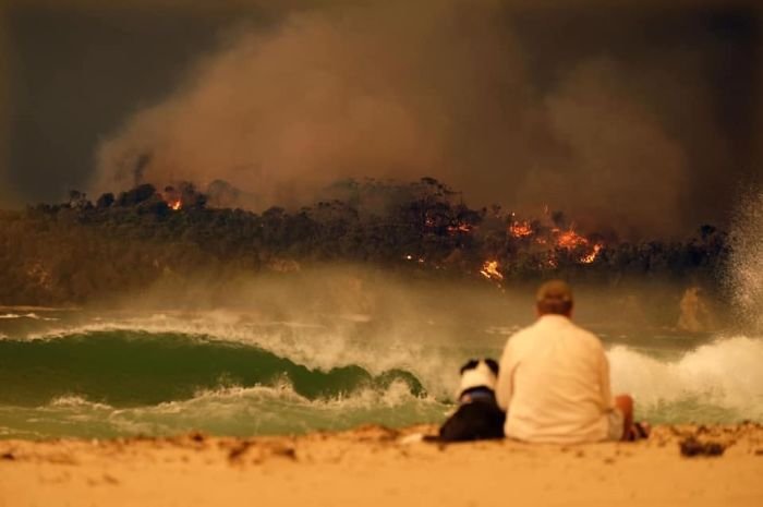 Watching Australia Fires bum